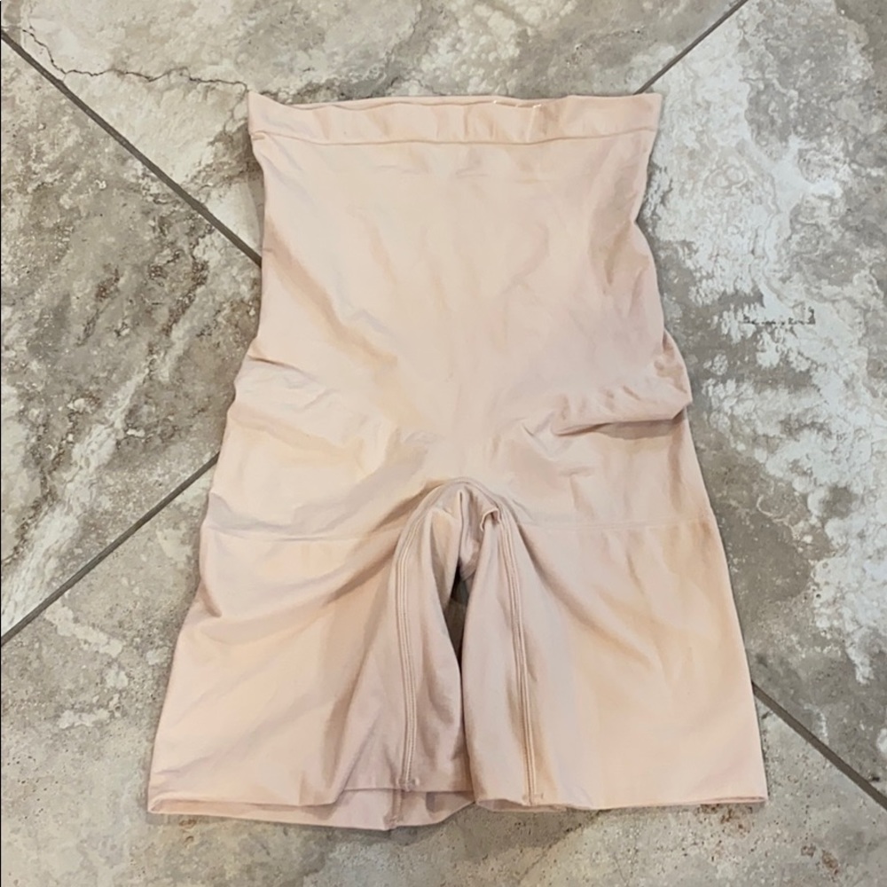 NWOT Spanx higher power shorts